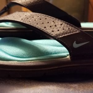 Nike flip flops
